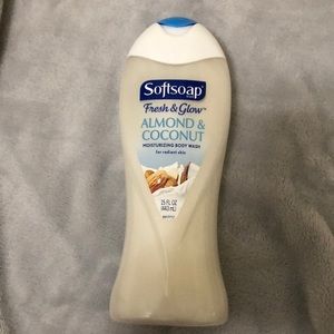 Softsoap Fresh & Glow Almond & Coconut Body Wash 15 o